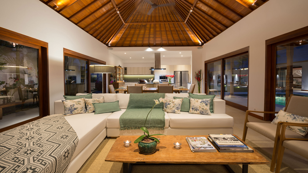 Sol y Mar Intimate living spaces for laid-back evenings