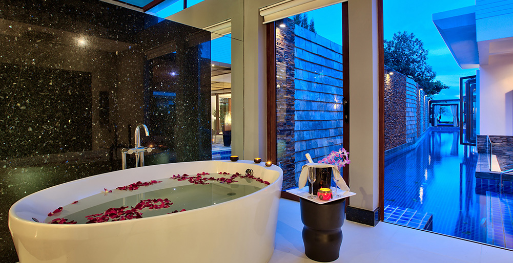 Villa Chi Samui at Lotus Samui - Master bedroom ensuite bathroom setting